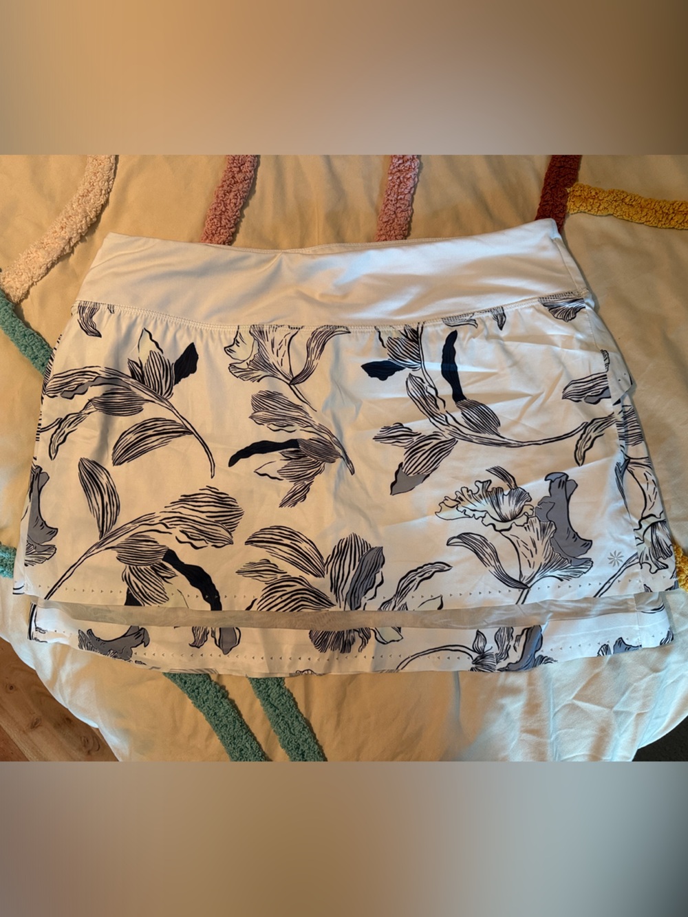 Athleta White Floral Print Active Skort with Navy Botanical Accents